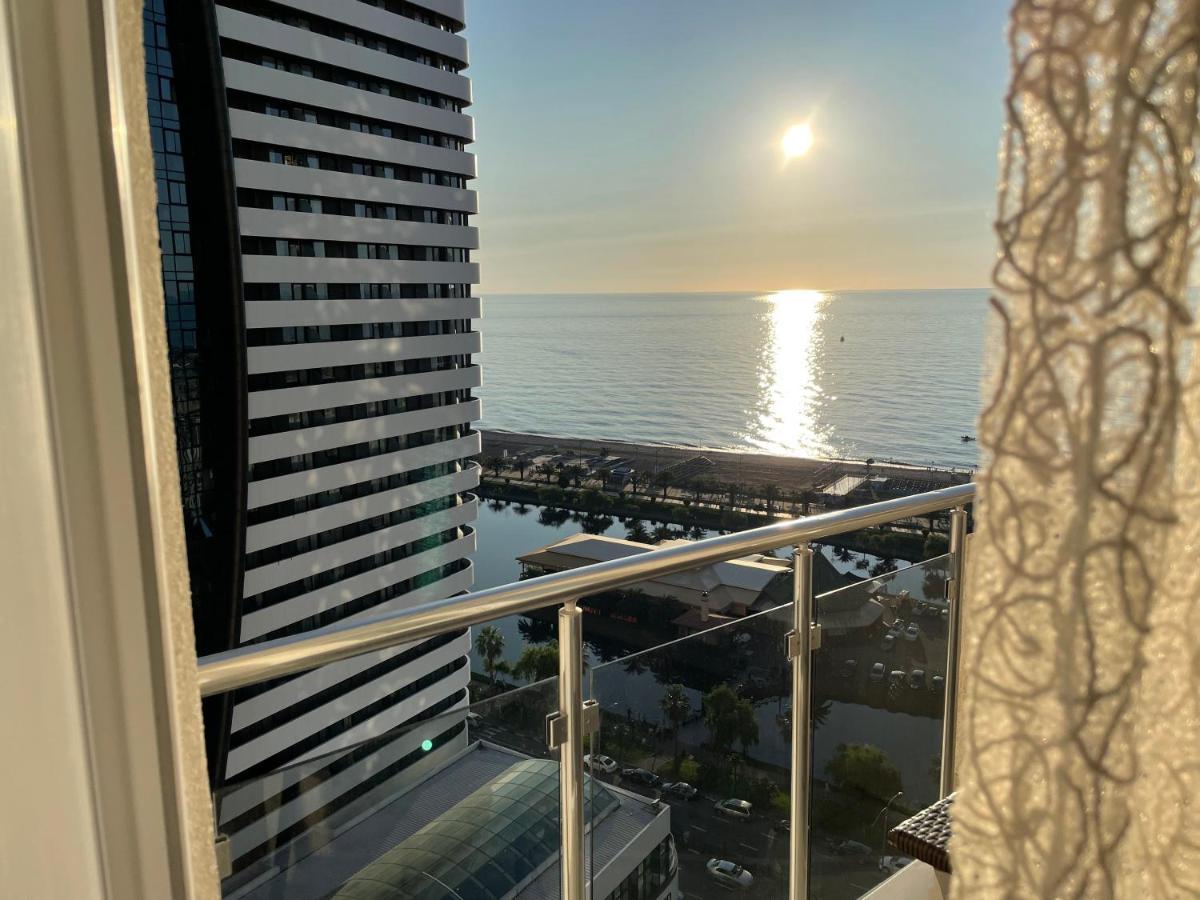 Roini Apartment Batumi Kültér fotó