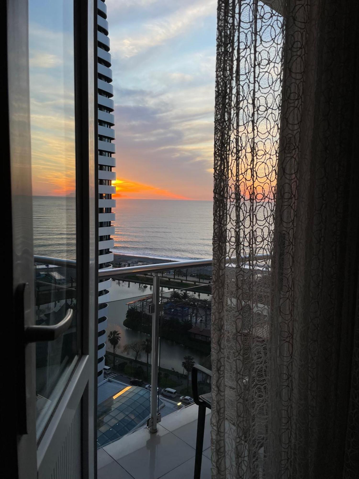 Roini Apartment Batumi Kültér fotó